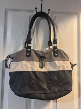 Jessica Simpson purse